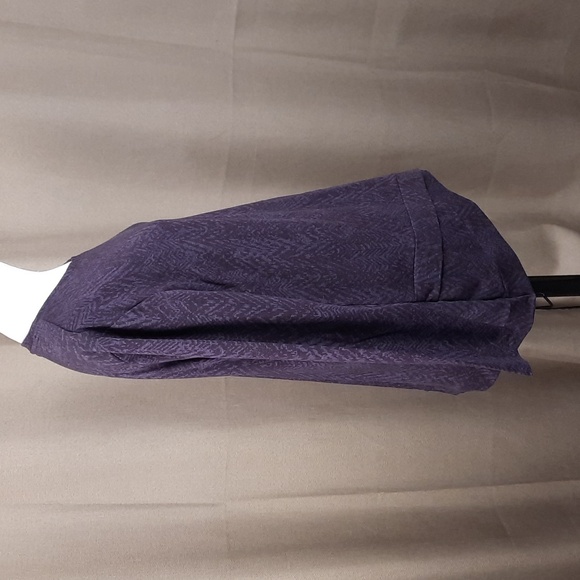 Tuff Athletics purple snake skin print long sleeve wrap hem top, size XL - Picture 5 of 9